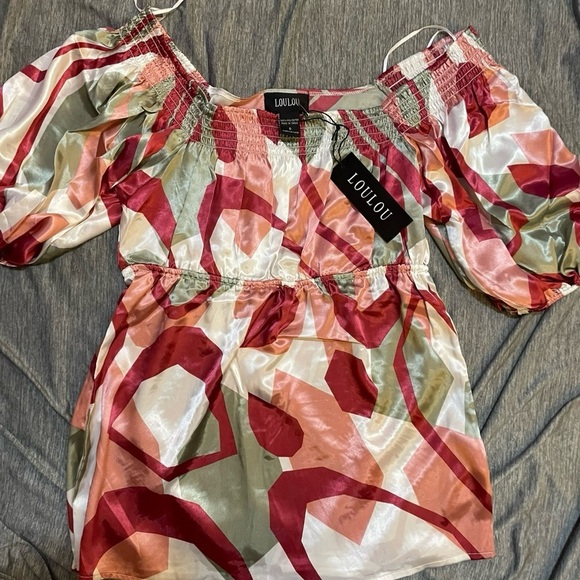 NWT-Lou Lou off the shoulder, smock Top
soft 70s Groovy print - Picture 1 of 12